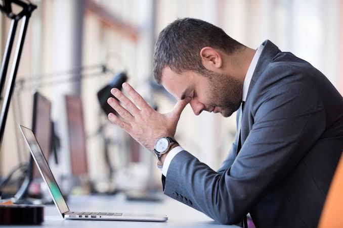 Empresário passando por problemas contábeis