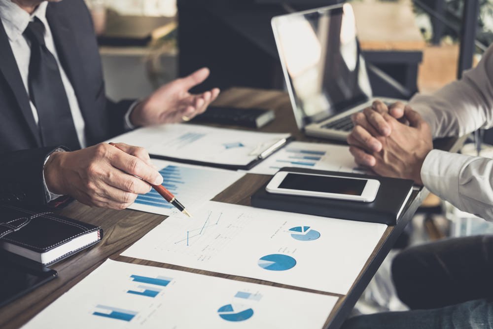 Profissionais decidindo como fazer Marketing para Contabilidade