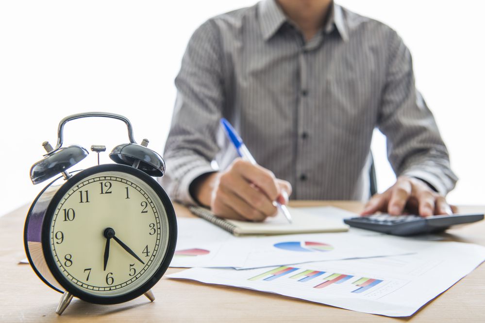 Empreendedor procurando como encerrar uma empresa