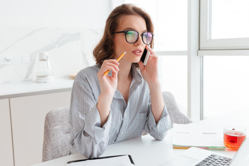 Mulher com iniciativa de quero abrir empresa