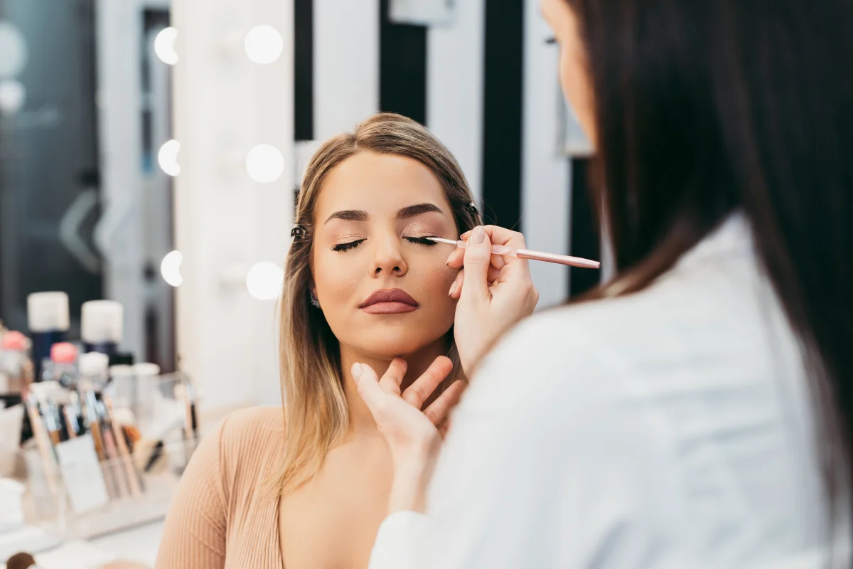 Como Ganhar Dinheiro Com Maquiagem